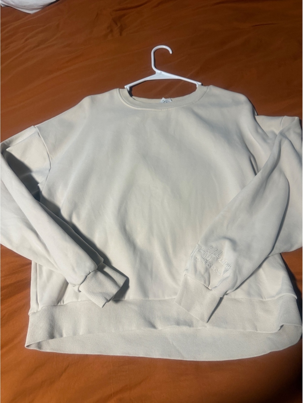 Buffbunny Collection Large Cream Sweatshirt with Embroidered Logo